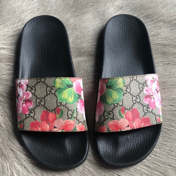 pre owned gucci slides